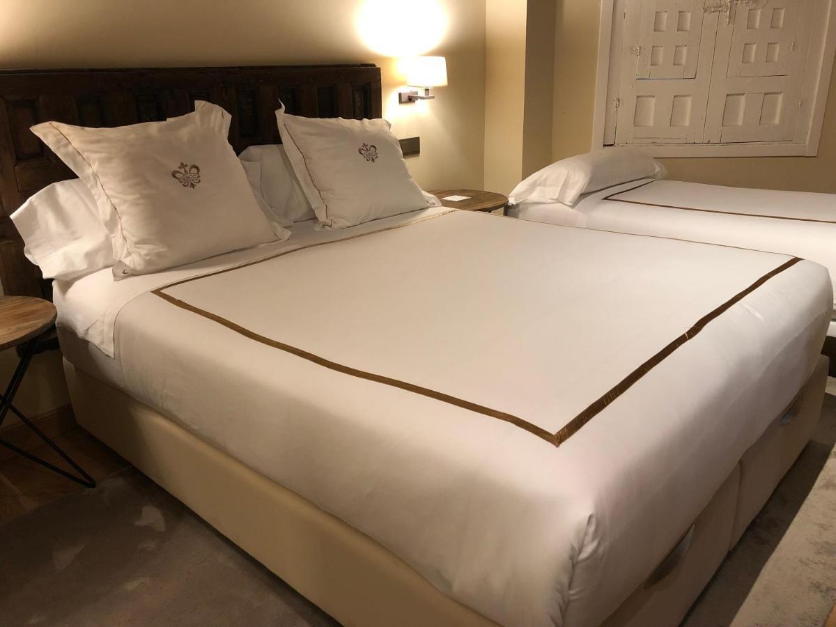 Hotel Boutique Casa Del Comendador نافالكارنيرو المظهر الخارجي الصورة