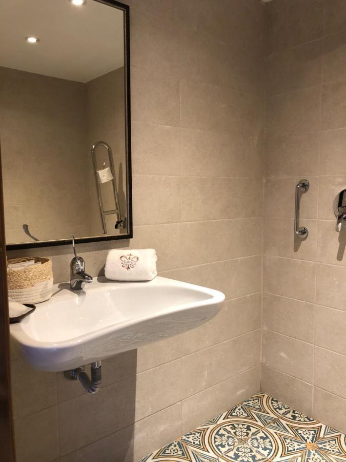 Hotel Boutique Casa Del Comendador نافالكارنيرو المظهر الخارجي الصورة